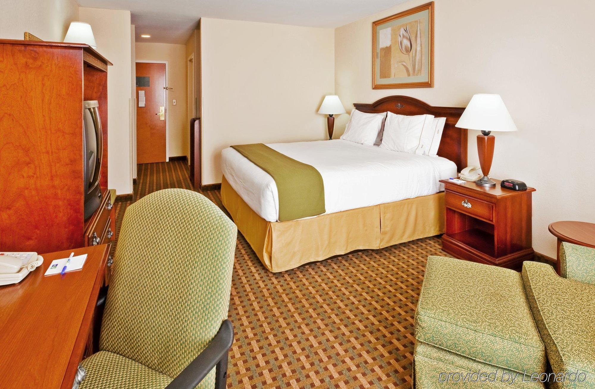La Quinta Inn & Suites By Wyndham Meridian Room photo